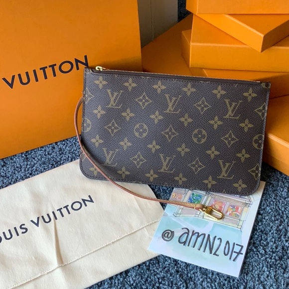 Louis Vuitton Neverfull MM Pochette Pouch Wristlet - Picture 4 of 8